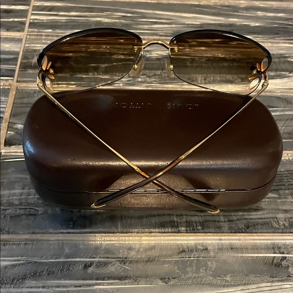 Louis Vuitton Gold and Brown Sunglasses - Picture 3 of 14